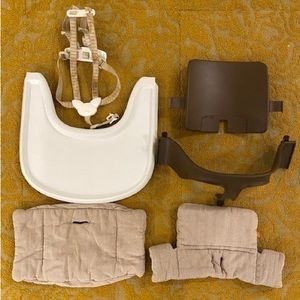 Stokke Tripp Trapp Baby Set and Classic Cushion in brown and cream